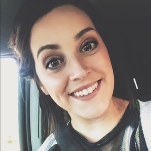 Meet your Posher, Vanessa